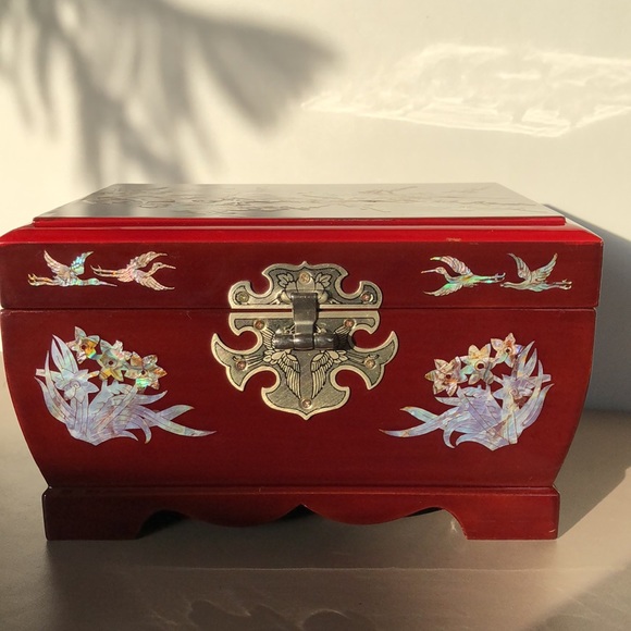 🎉HP🎉 VNTG Jewelry Box MOP Inlaid Birds and Flowers. - Picture 3 of 11